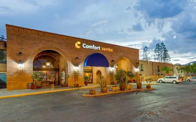 Comfort Suites Tucson near Sabino Canyon
