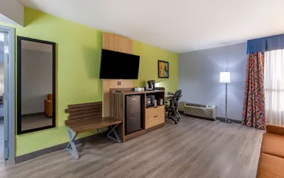 Photo 5 - Best Western Plus St. Louis West-Westport