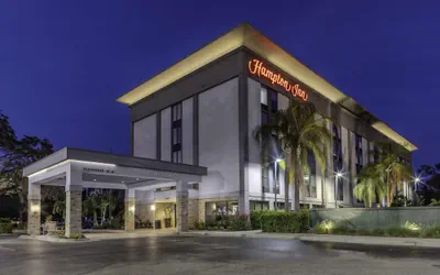 Photo 2 - Hampton Inn Sarasota - I-75 Bee Ridge