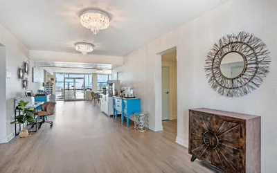 Photo 3 - Best Western Navarre Waterfront