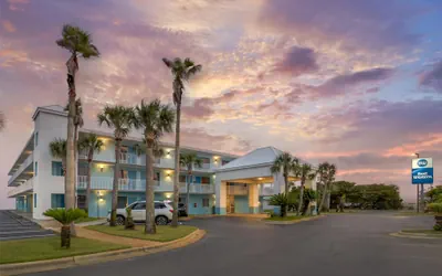 Photo 2 - Best Western Navarre Waterfront