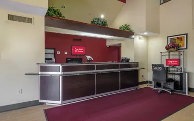 Photo 4 - Red Roof Inn Pensacola Fairgrounds