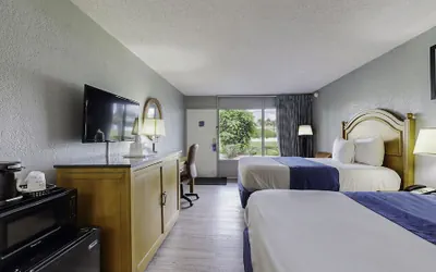 Photo 4 - Days Inn by Wyndham Orlando Downtown
