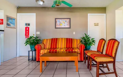 Photo 4 - Econo Lodge Crystal River