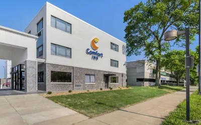 Photo 2 - Comfort Inn Kansas City Midtown