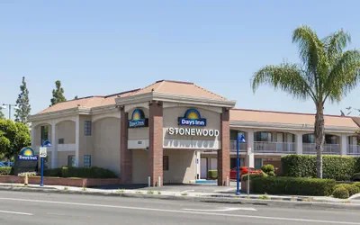 Photo 2 - Days Inn by Wyndham Downey