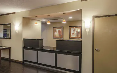 Photo 4 - La Quinta Inn & Suites by Wyndham Davis