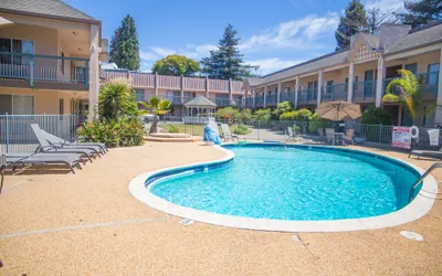 Photo 2 - Days Inn by Wyndham Redwood City