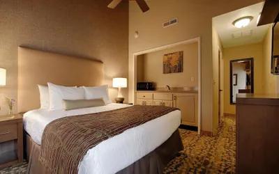 Photo 5 - Best Western The Inn & Suites Pacific Grove