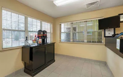 Photo 5 - Extended Stay America Select Suites Newport News Oyster Pt