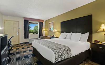 Photo 2 - Best Western Windsor Suites