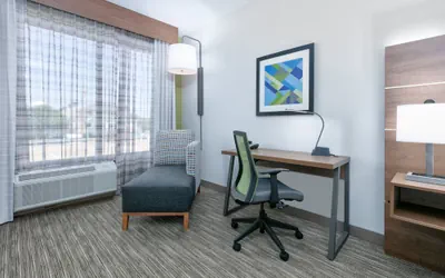 Photo 5 - Holiday Inn Express Hotel & Suites DFW Airport South by IHG