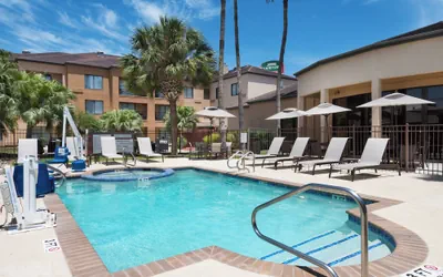 Photo 2 - Courtyard by Marriott Harlingen