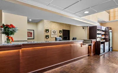 Photo 4 - Quality Suites Irving-Las Colinas