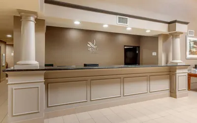 Photo 5 - Quality Suites Sherman