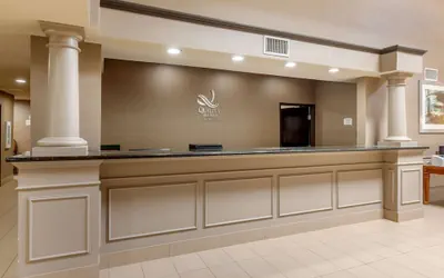 Photo 5 - Quality Suites Sherman