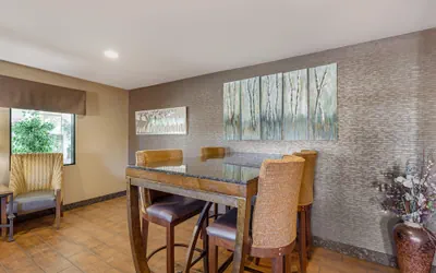 Photo 5 - Best Western Plus Deer Park Hotel & Suites