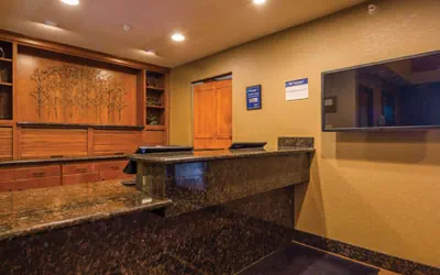 Photo 3 - Best Western Plus Deer Park Hotel & Suites