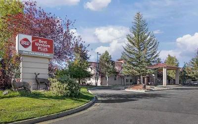 Best Western Plus Deer Park Hotel & Suites