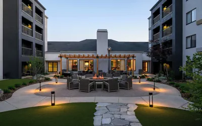 Photo 2 - Courtyard by Marriott Downtown Boise