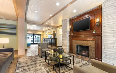 Photo 2 - Best Western John Muir Inn