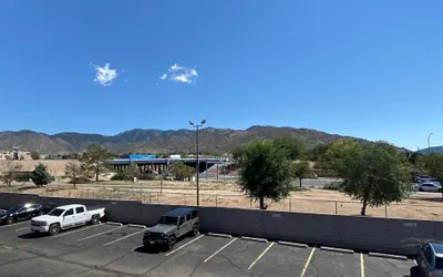 Desert Sands Inn & Suites