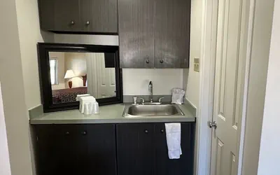 Photo 5 - Desert Sands Inn & Suites