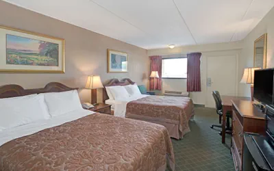 Photo 5 - Super 8 by Wyndham Shelby