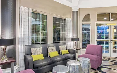Photo 3 - La Quinta Inn & Suites by Wyndham Birmingham Homewood