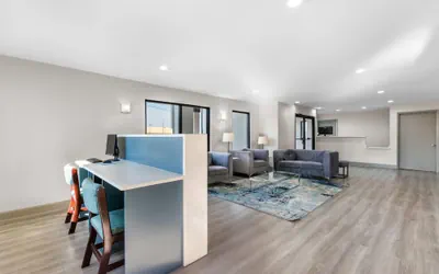 Photo 3 - Days Inn by Wyndham Enterprise