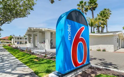 Photo 2 - Motel 6 Santa Maria, CA - South