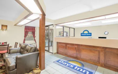 Photo 3 - Days Inn by Wyndham Eufaula AL