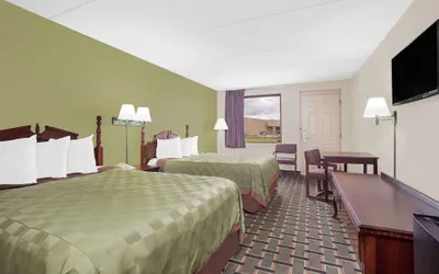 Photo 5 - Days Inn by Wyndham Eufaula AL