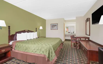Photo 4 - Days Inn by Wyndham Eufaula AL