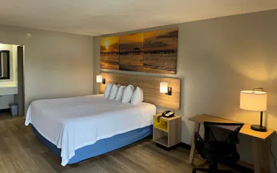 Photo 4 - Days Inn by Wyndham Crystal River
