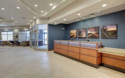 Photo 4 - Drury Plaza Hotel Mt. Vernon