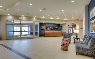 Photo 2 - Drury Plaza Hotel Mt. Vernon