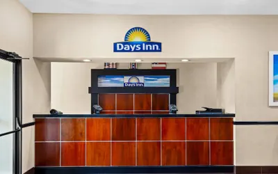 Photo 4 - Days Inn by Wyndham Collinsville/St. Louis