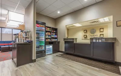 Photo 3 - Comfort Inn Alton near I-255