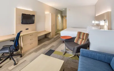 Photo 3 - Holiday Inn Express Cedar Rapids (Collins Rd) by IHG