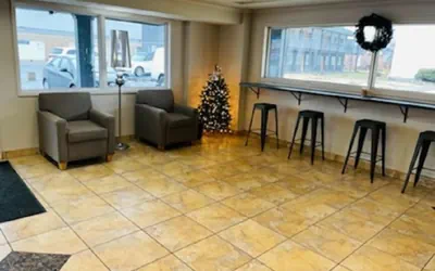 Photo 3 - Days Inn & Suites by Wyndham Port Huron
