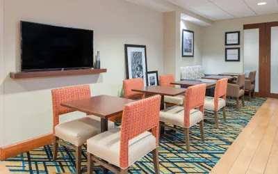 Photo 4 - Hampton Inn Columbia