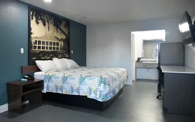 Photo 5 - Studio 6 Suites Opelousas, LA