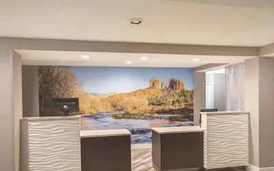 Photo 4 - La Quinta Inn & Suites by Wyndham Flagstaff