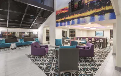Photo 3 - La Quinta Inn & Suites by Wyndham Festus - St. Louis South