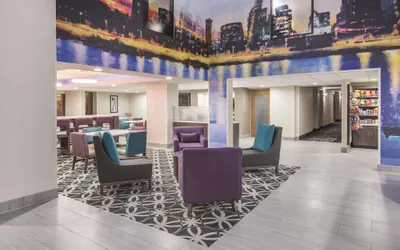 Photo 5 - La Quinta Inn & Suites by Wyndham Festus - St. Louis South