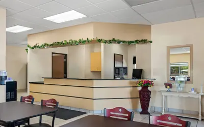 Photo 4 - Super 8 by Wyndham Santa Rosa
