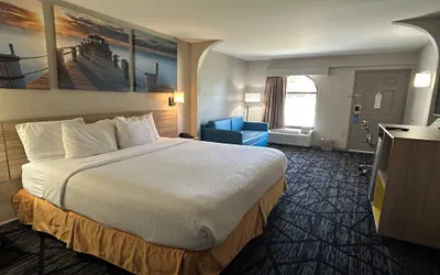 Photo 4 - Days Inn & Suites by Wyndham Stockbridge South Atlanta