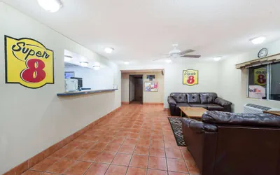 Photo 2 - Super 8 by Wyndham Socorro