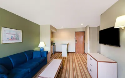 Photo 3 - Super 8 by Wyndham Socorro